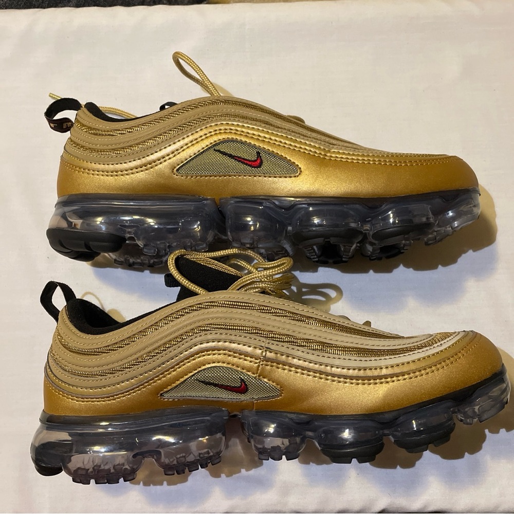 Nike vapor max size 10 great condition.